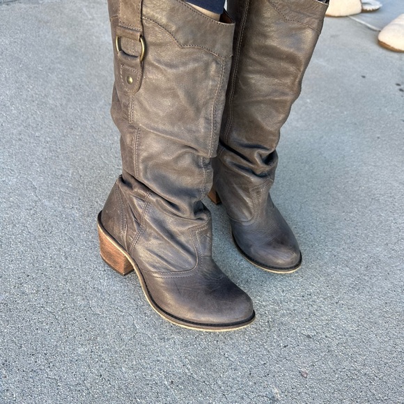 Steve Madden cowboy boots. 👢👢 - Picture 2 of 11